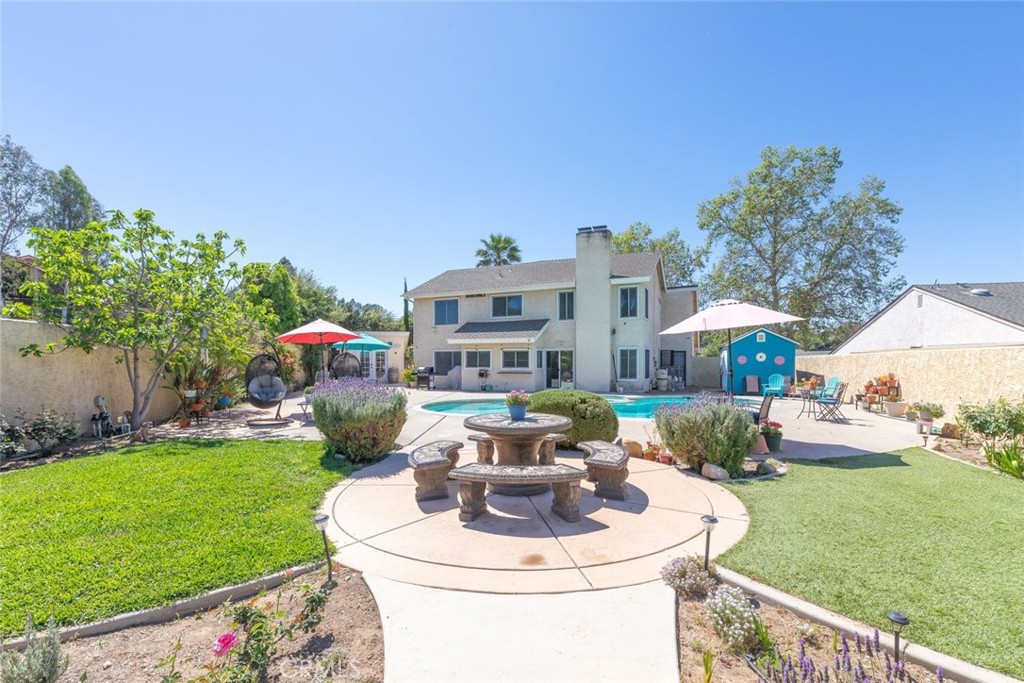 30198 La Primavera Street Temecula, CA 92592 - Photo 34 of 50 a house view with a garden space