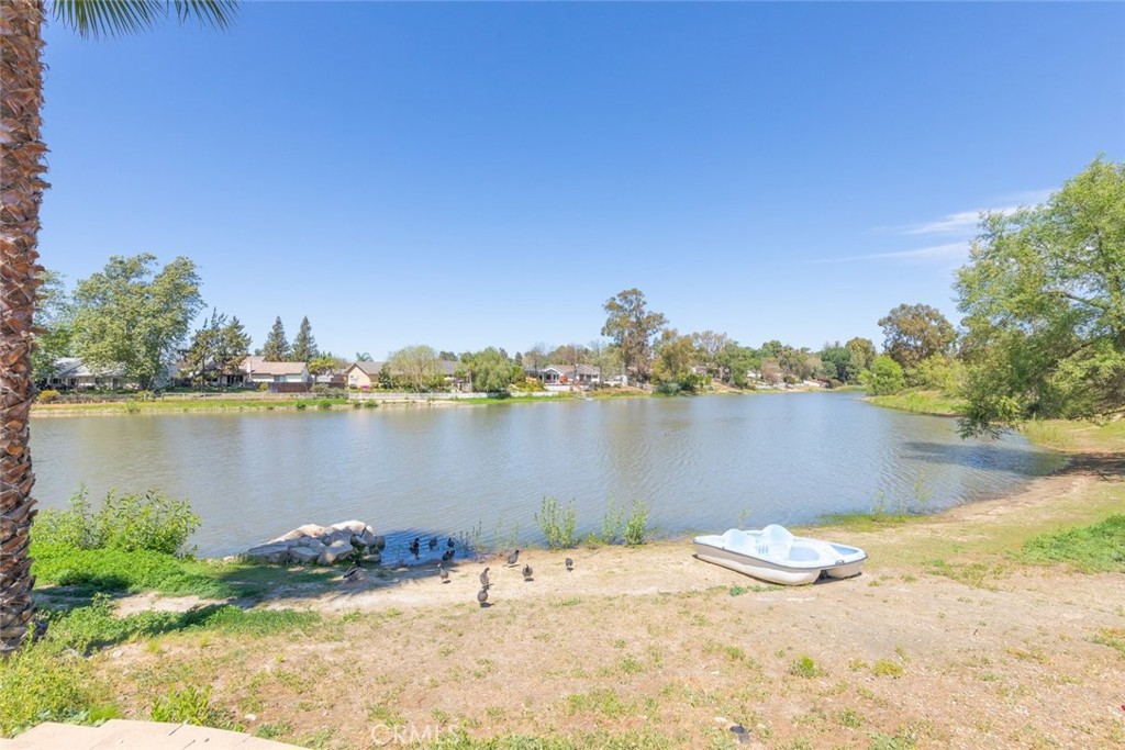 30198 La Primavera Street Temecula, CA 92592 - Photo 41 of 50 a view of lake