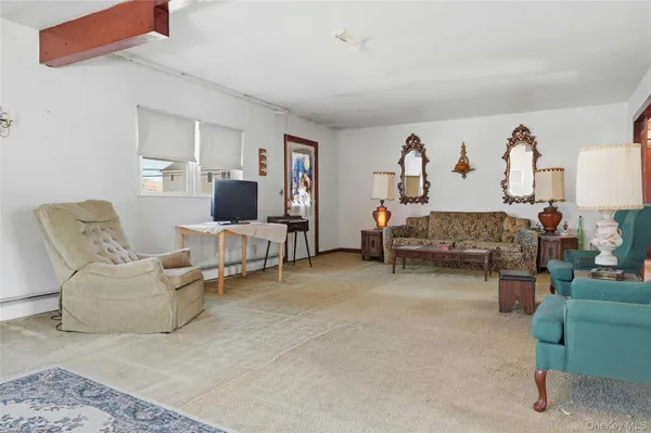 $599,000 | 71 Orchard Street, Lindenhurst, NY 11757