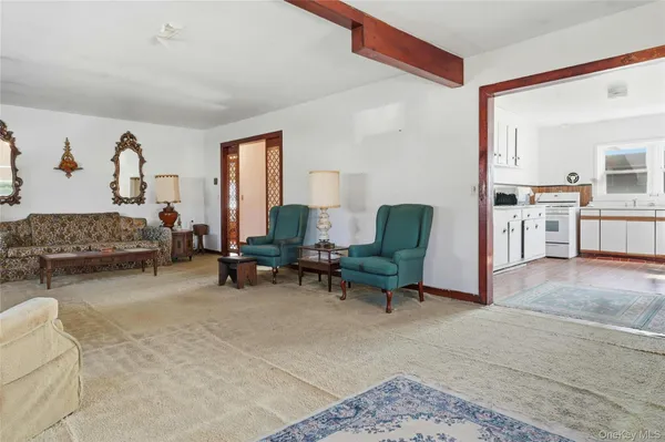 $599,000 | 71 Orchard Street, Lindenhurst, NY 11757