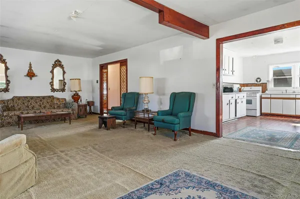 $599,000 | 71 Orchard Street, Lindenhurst, NY 11757