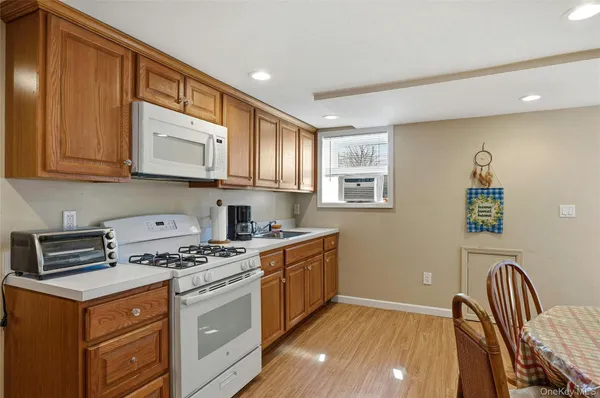 $599,000 | 71 Orchard Street, Lindenhurst, NY 11757