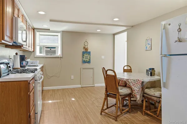 $599,000 | 71 Orchard Street, Lindenhurst, NY 11757