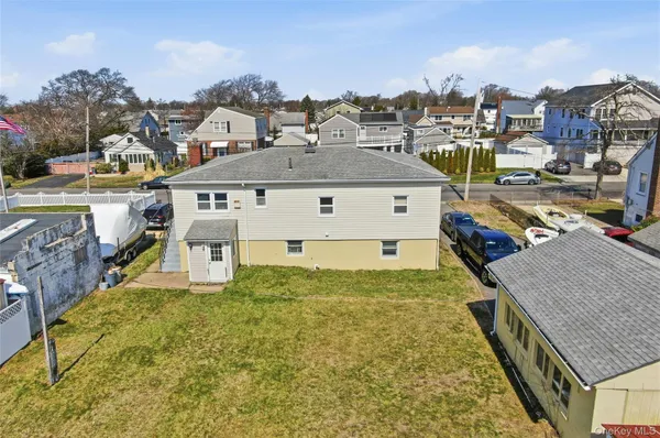 $599,000 | 71 Orchard Street, Lindenhurst, NY 11757