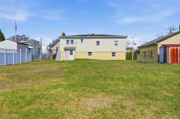 $599,000 | 71 Orchard Street, Lindenhurst, NY 11757