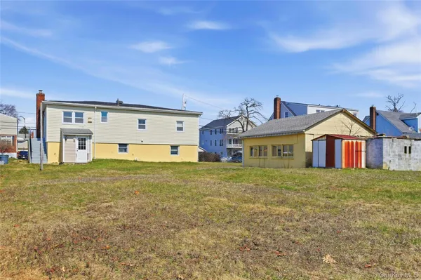 $599,000 | 71 Orchard Street, Lindenhurst, NY 11757