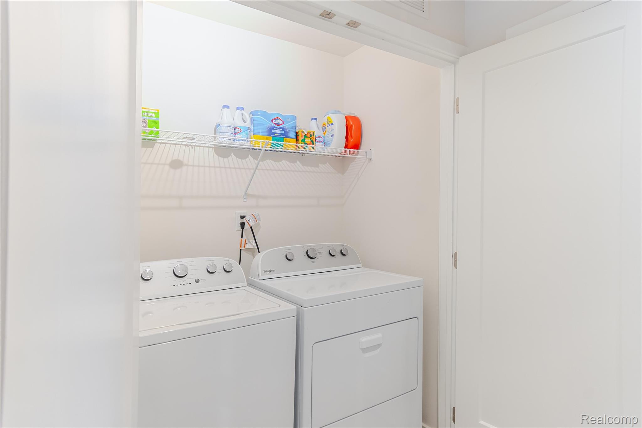 2963 Aughton Road Ann Arbor, MI 48105 - Photo 29 of 46 2963 Aughton-31.jpg