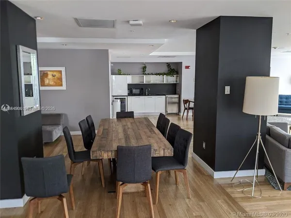 $2,847 | 133 Northeast 2nd Avenue, Unit 302, Miami, FL 33132