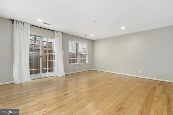 $4,400 | 170 Barrett Place, Alexandria, VA 22304