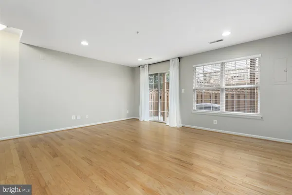$4,400 | 170 Barrett Place, Alexandria, VA 22304