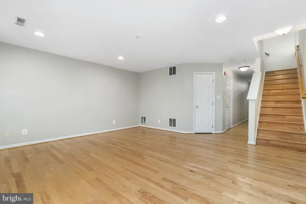 $4,400 | 170 Barrett Place, Alexandria, VA 22304