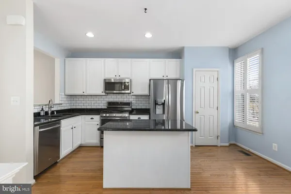 $4,400 | 170 Barrett Place, Alexandria, VA 22304