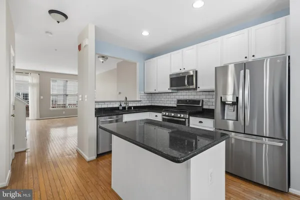 $4,400 | 170 Barrett Place, Alexandria, VA 22304