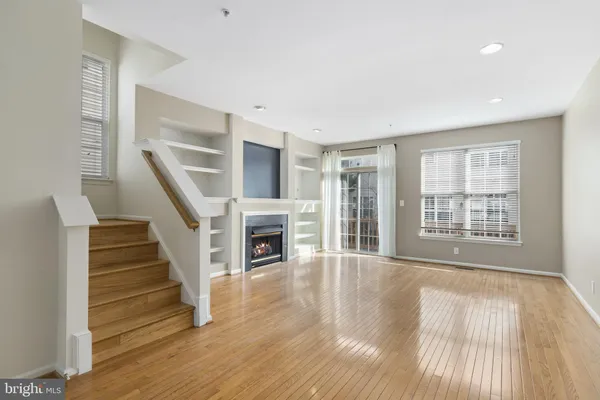 $4,400 | 170 Barrett Place, Alexandria, VA 22304