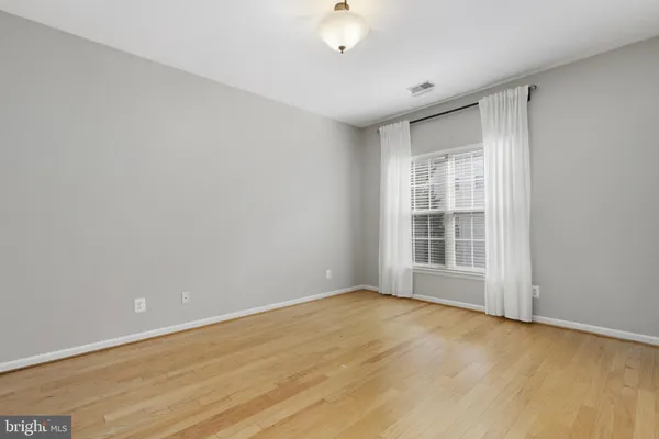 $4,400 | 170 Barrett Place, Alexandria, VA 22304