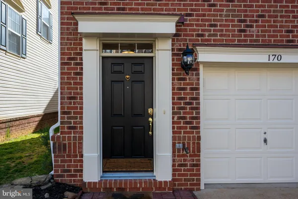 $4,400 | 170 Barrett Place, Alexandria, VA 22304