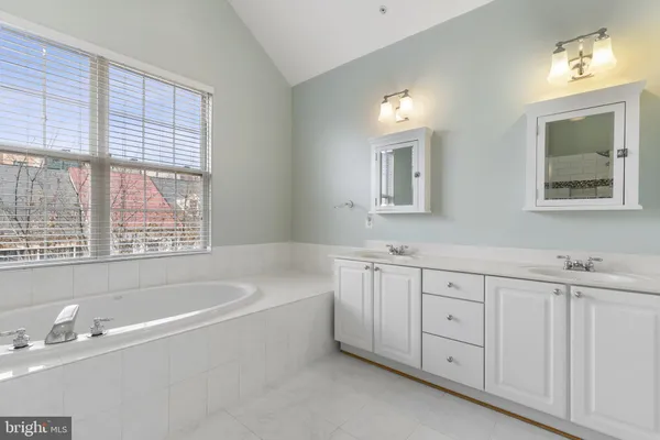 $4,400 | 170 Barrett Place, Alexandria, VA 22304