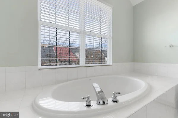 $4,400 | 170 Barrett Place, Alexandria, VA 22304