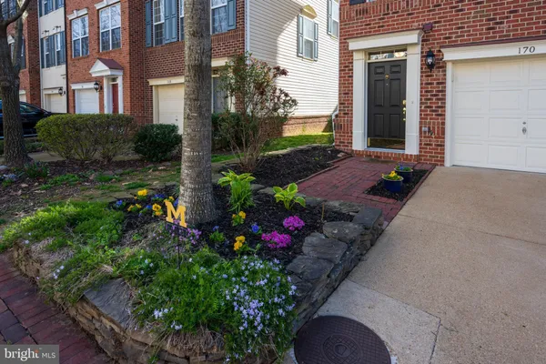 $4,400 | 170 Barrett Place, Alexandria, VA 22304