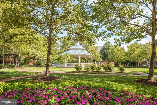 $4,400 | 170 Barrett Place, Alexandria, VA 22304