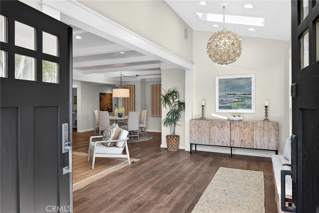 1659 3rd Street Manhattan Beach, CA 90266 - Photo 2 of 41 Front Entry