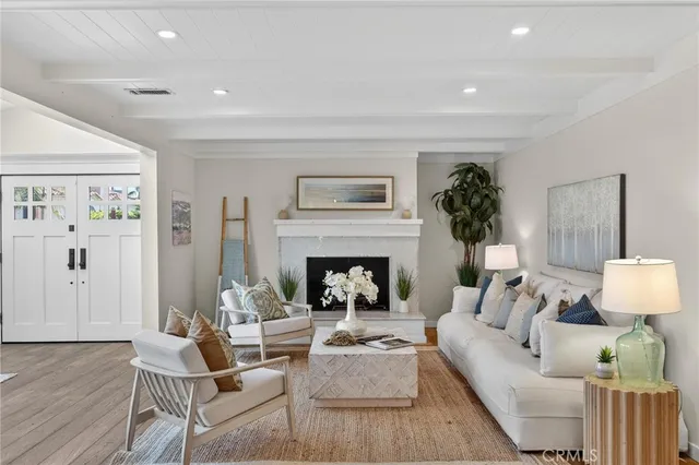 $3,299,000 | 1659 3rd Street, Manhattan Beach, CA 90266