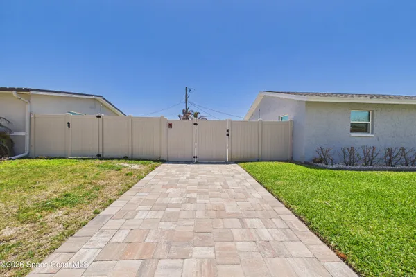 $1,100,000 | 515 Royal Palm Boulevard, Satellite Beach, FL 32937