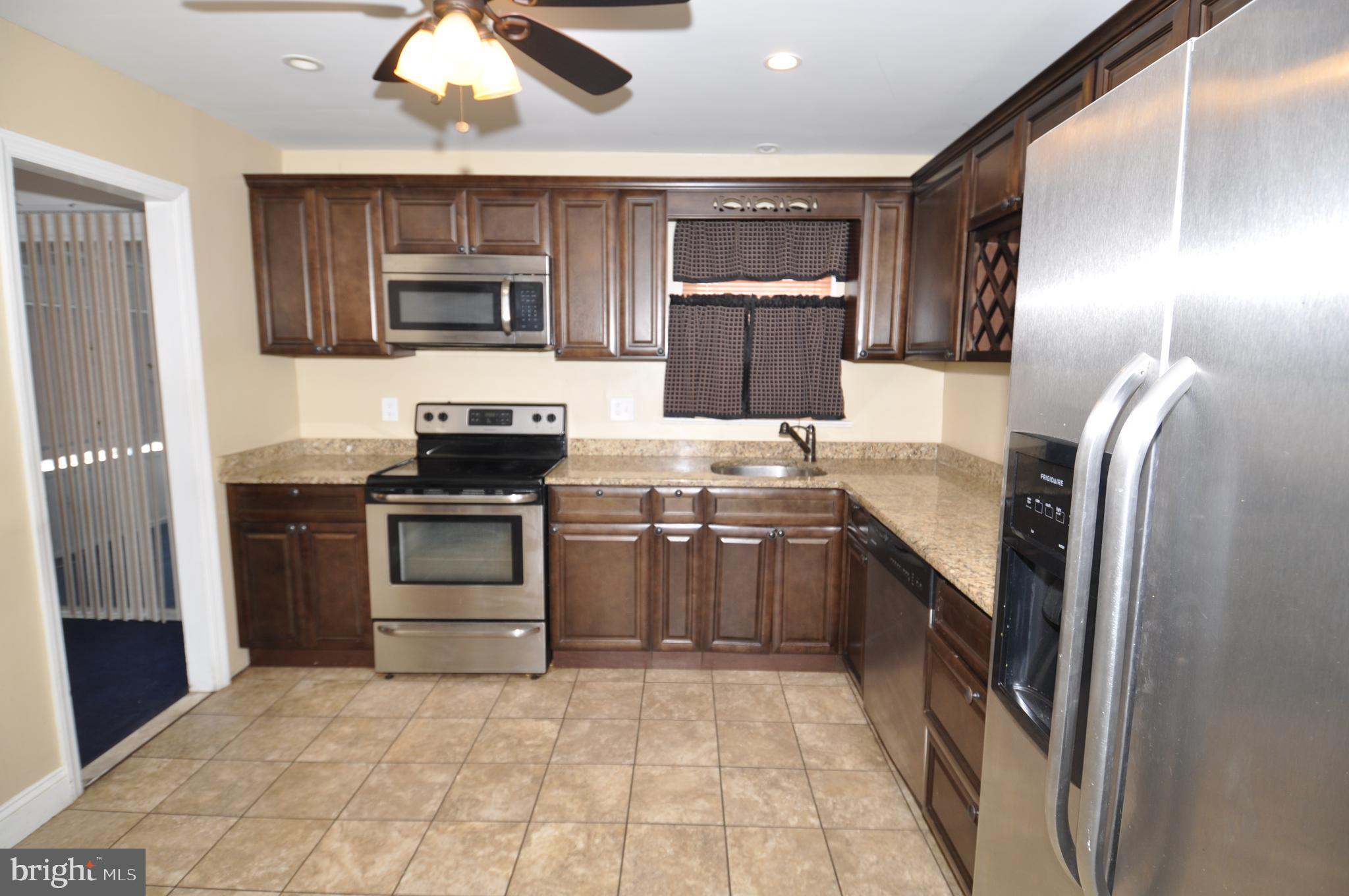 1169 Lower Ferry Road Ewing, NJ 08618 - Photo 3 of 23