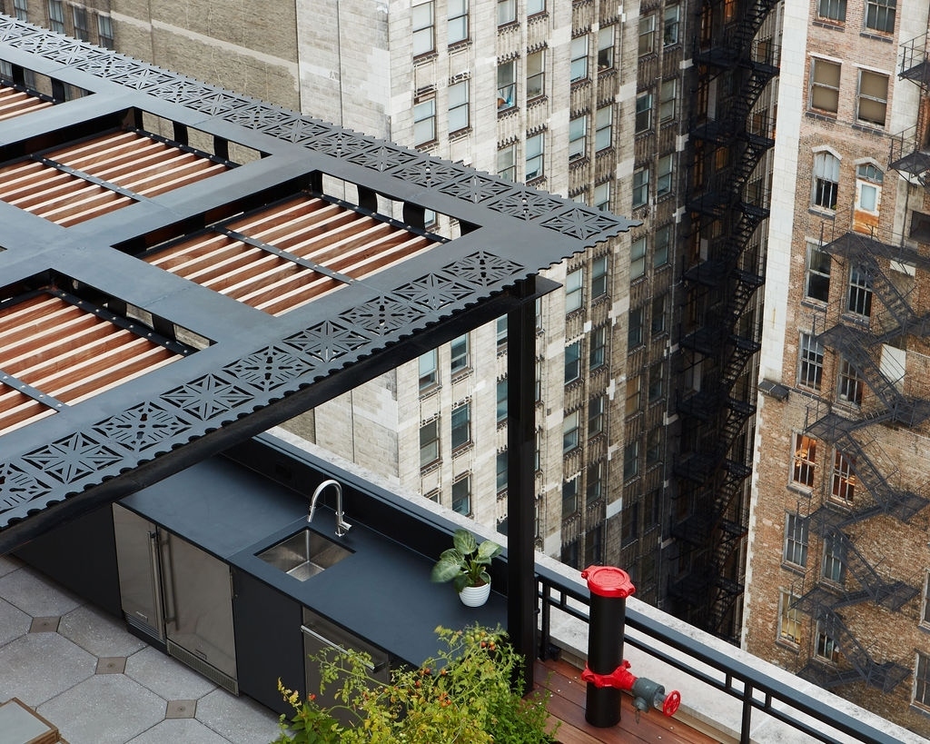 6 North Michigan Avenue, Unit 1901 Chicago, IL 60602 - Photo 47 of 54 a roof deck with the plants and trees