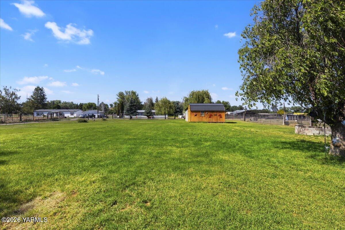 12401 Meadowbrook Road Yakima, WA 98903 - Photo 18 of 20 19 Shed