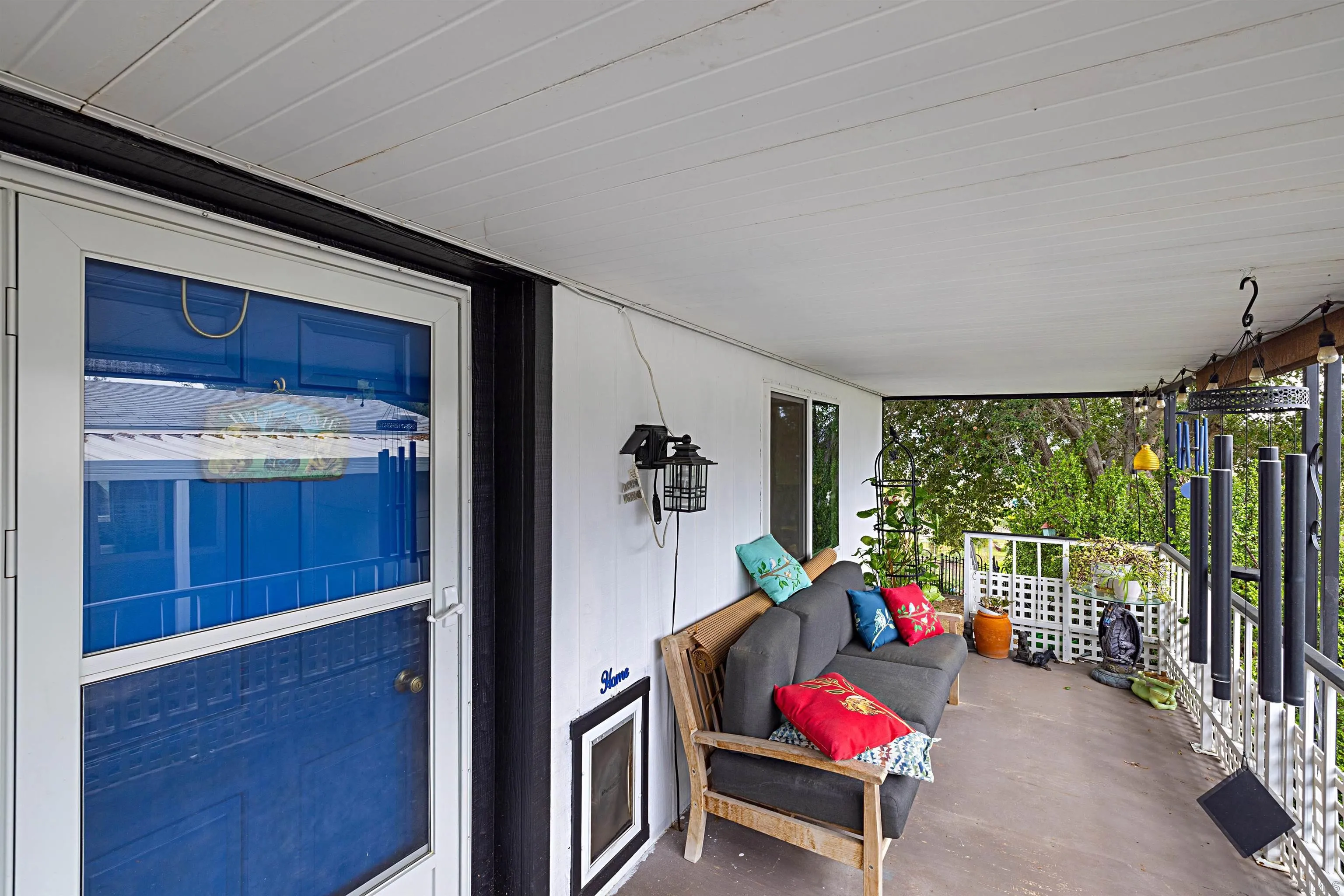 9100 Single Oak Drive, Unit 24 Lakeside, CA 92040 - Photo 34 of 48 a living room with furniture