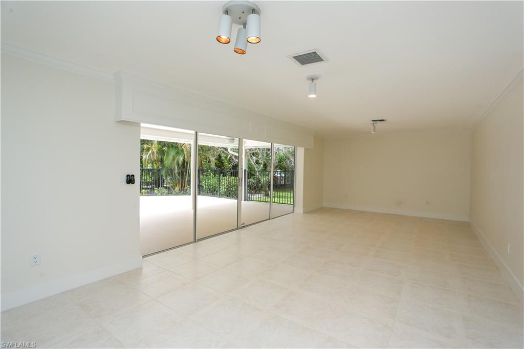 2901 Crayton Road Naples, FL 34103 - Photo 35 of 50