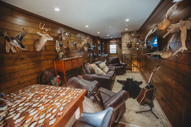 a view of house with trees in the background