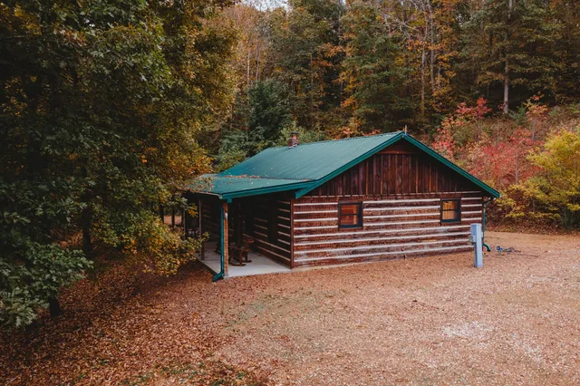 a bed room with a bed