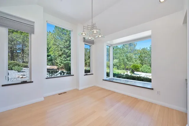 a view of a white house