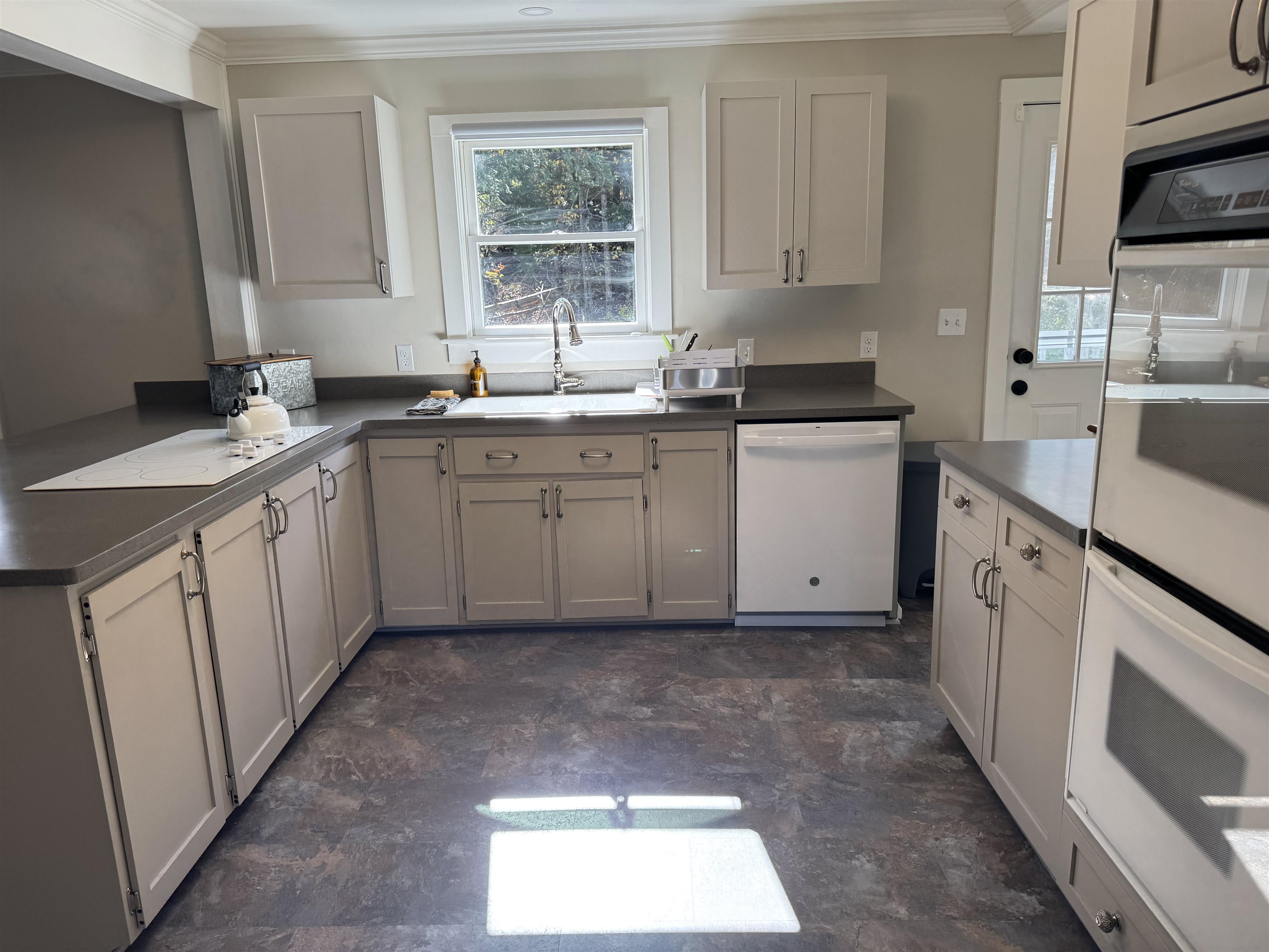 11 Barnes Hill Road Stowe, VT 05672 - Photo 6 of 28