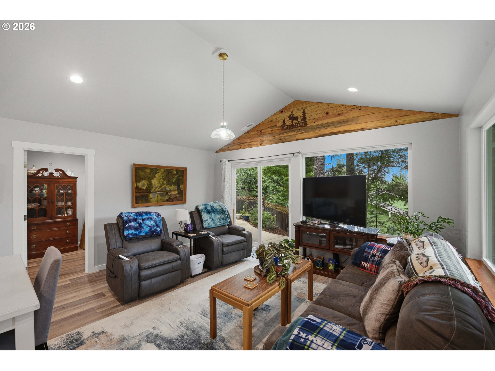 2256 Timberline Drive Coos Bay, OR 97420 - Photo 4 of 44