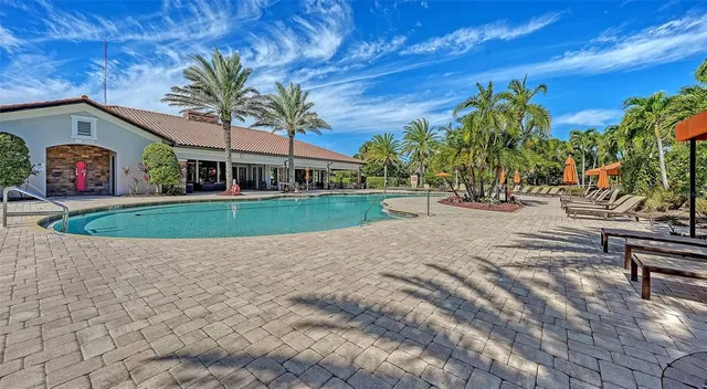 $650,000 | 5572 Sentiero Drive, Nokomis, FL 34275