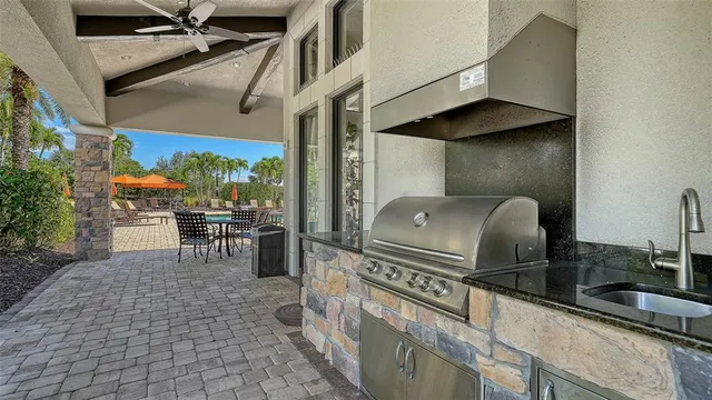 $650,000 | 5572 Sentiero Drive, Nokomis, FL 34275