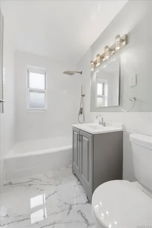 $189,000 | 4265 Webster Avenue, Unit 5C | Woodlawn Heights