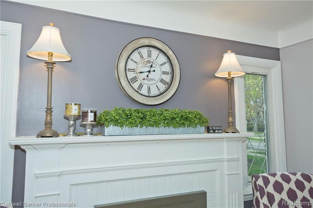 1339 Hampton Road Grosse Pointe Woods, MI 48236 - Photo 7 of 32