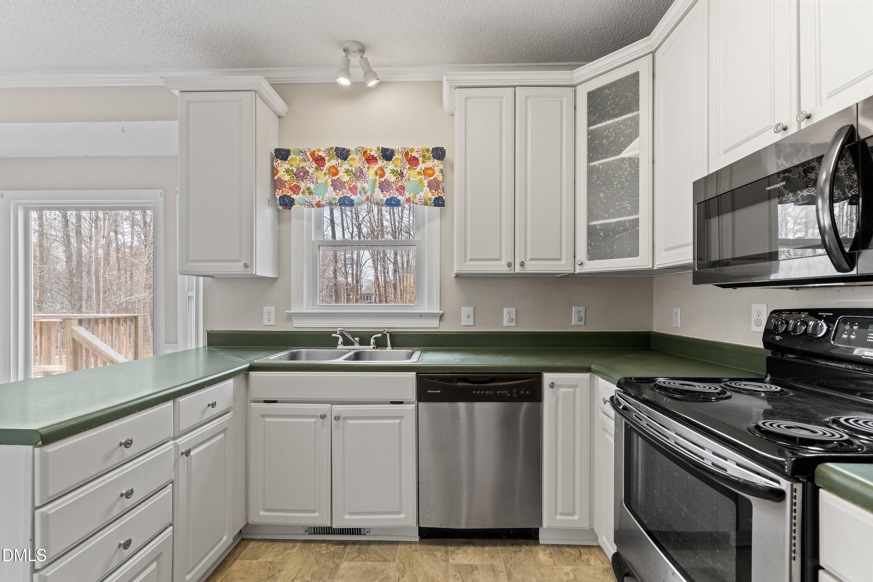 6732 Walnut Cove Drive Raleigh, NC 27603 - Photo 11 of 54 12-6732 Walnut Cove Dr_4713