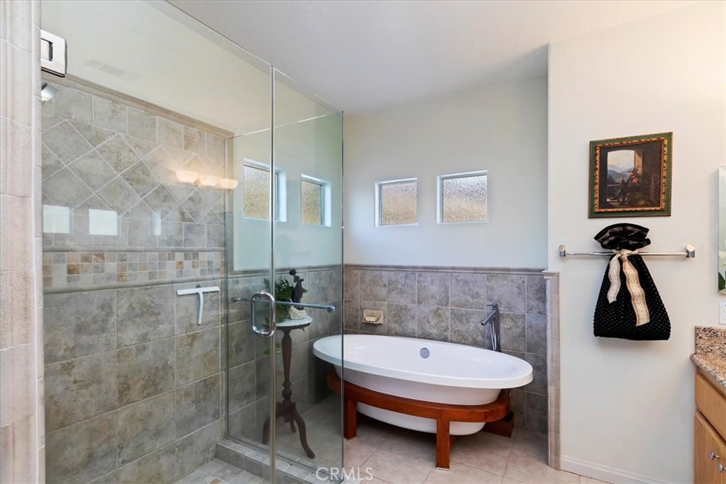 1260 Ransom Road Riverside, CA 92506 - Photo 22 of 50 a bathroom with a toilet and a shower