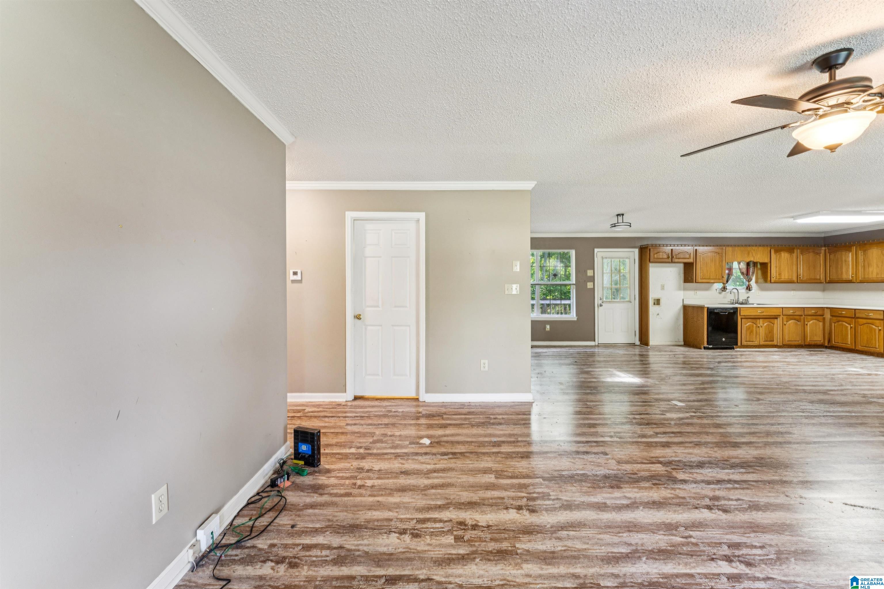 717 Hilltop Road Warrior, AL 35180 - Photo 4 of 33