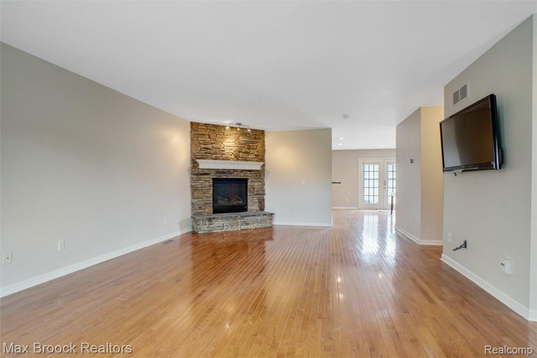 1862 Eaton Road Berkley, MI 48072 - Photo 5 of 25 dsc07520-dsc07522.jpg