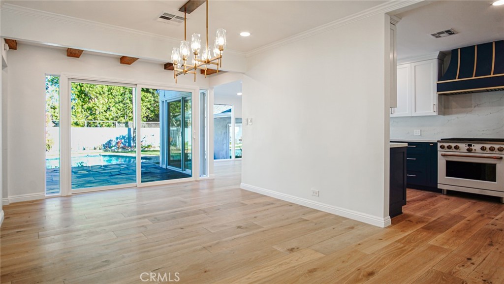 11165 Valley Spring Lane Studio City, CA 91602 - Photo 11 of 44