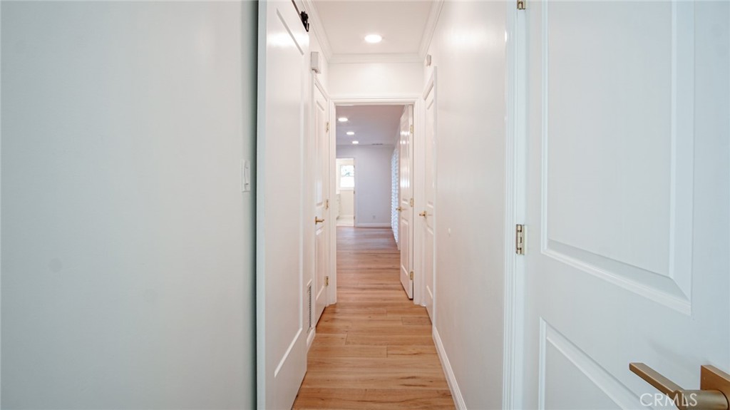 11165 Valley Spring Lane Studio City, CA 91602 - Photo 21 of 44