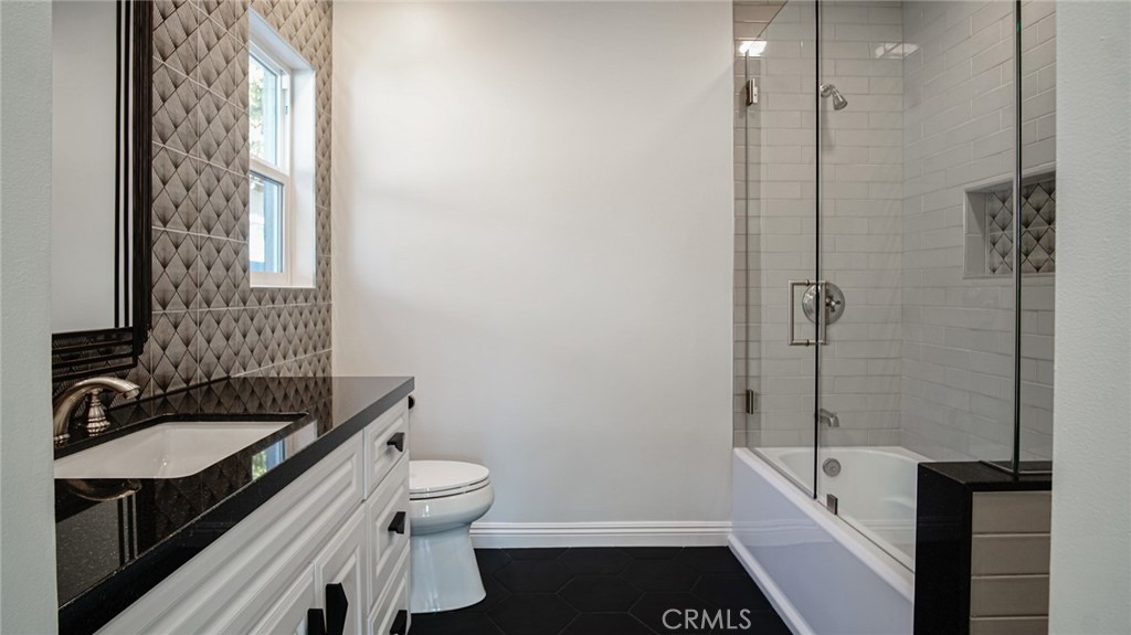 11165 Valley Spring Lane Studio City, CA 91602 - Photo 27 of 44