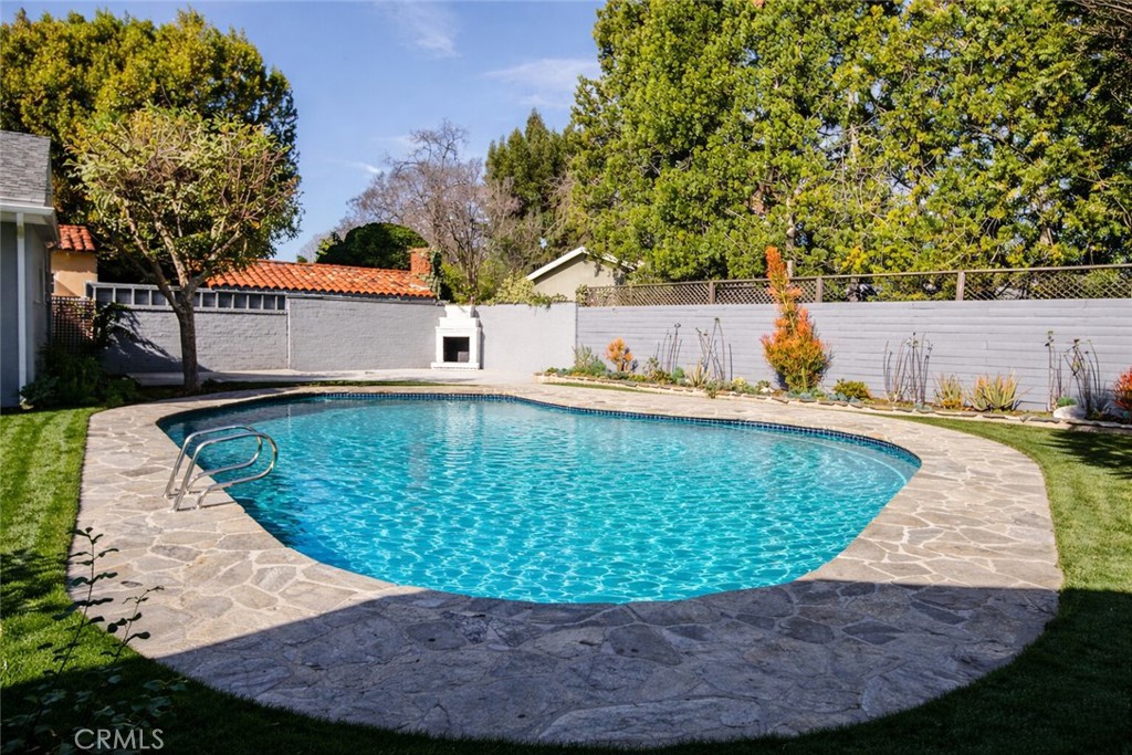 11165 Valley Spring Lane Studio City, CA 91602 - Photo 39 of 44 Heated Pool