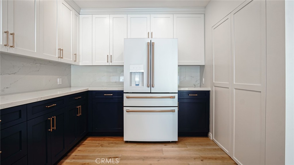 11165 Valley Spring Lane Studio City, CA 91602 - Photo 6 of 44